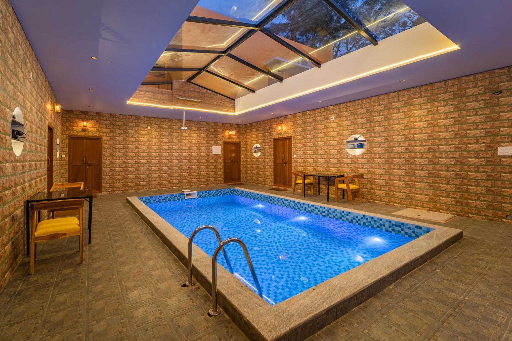 Teak Leaf Gateway Villa With Swimming Pool Indoor Games Kālapettai Dış mekan fotoğraf