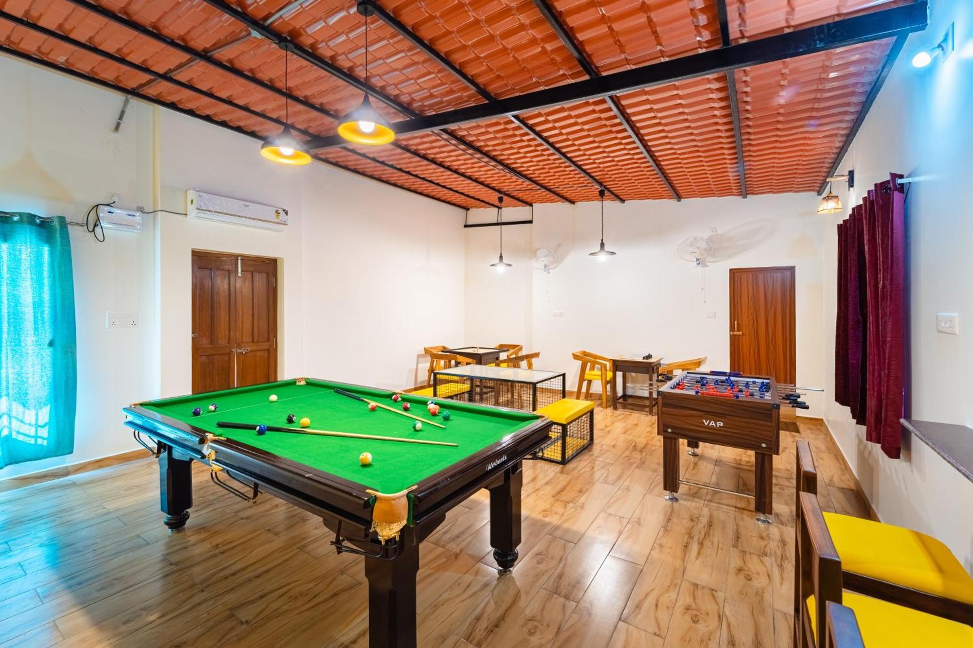 Teak Leaf Gateway Villa With Swimming Pool Indoor Games Kālapettai Dış mekan fotoğraf