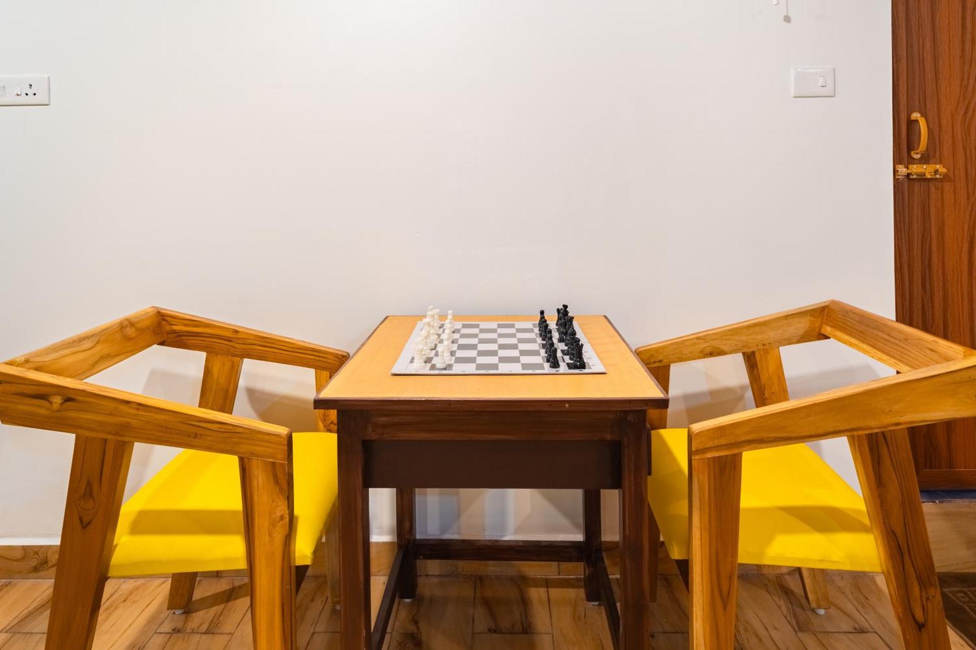 Teak Leaf Gateway Villa With Swimming Pool Indoor Games Kālapettai Dış mekan fotoğraf