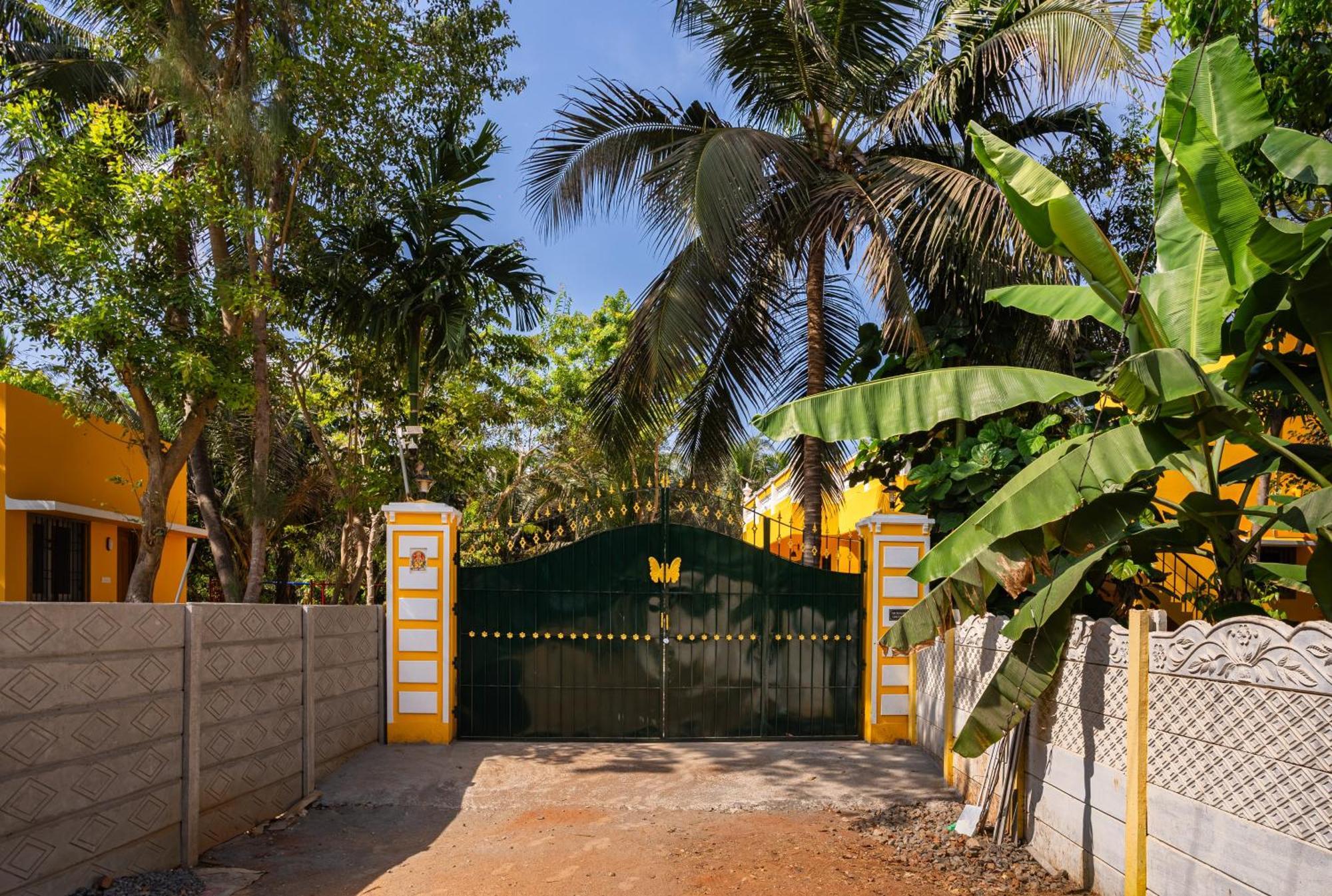 Teak Leaf Gateway Villa With Swimming Pool Indoor Games Kālapettai Dış mekan fotoğraf