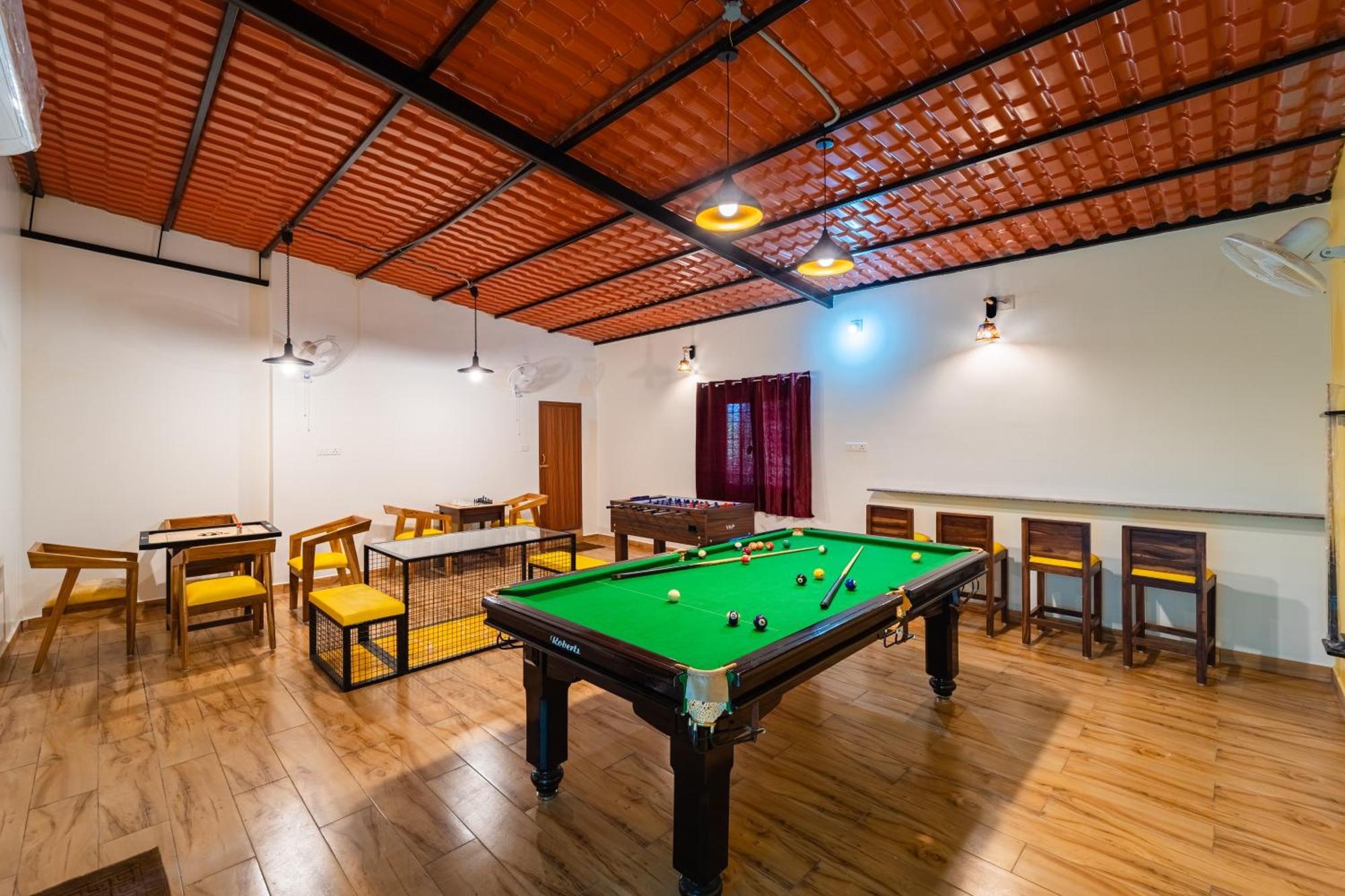 Teak Leaf Gateway Villa With Swimming Pool Indoor Games Kālapettai Dış mekan fotoğraf